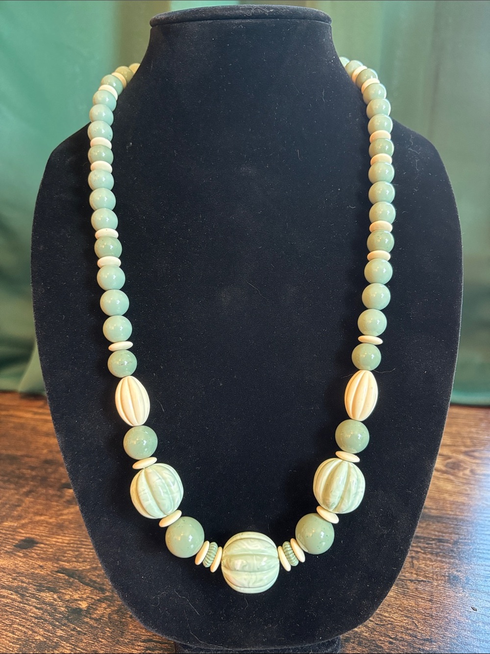 Vintage 1988 Avon "Burst of Spring" Jade Green & Cream Melon Bead Necklace